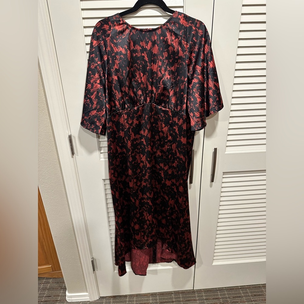 Chelsea28 Black and Red Long Sleeve Dress